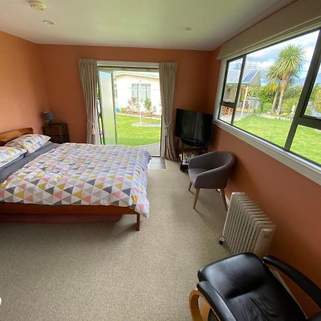 Cosy, Central Greytown Sleepout Ngoại thất bức ảnh