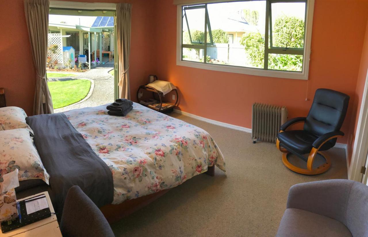 Cosy, Central Greytown Sleepout Ngoại thất bức ảnh